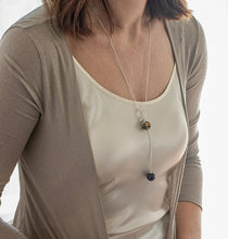 Load image into Gallery viewer, Ilgas Baltijos gintaro sidabro 925 kolje moterims, medaus spalvos "Saulės istorijos"