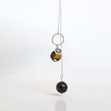 Load image into Gallery viewer, Ilgas Baltijos gintaro sidabro 925 kolje moterims, medaus spalvos "Saulės istorijos"