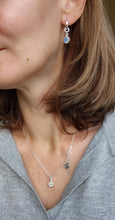 Load image into Gallery viewer, Elegantiški AAA mėnulio akmens apvalūs sidabro 925 auskarai moterims "Intuicija"